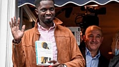 El senegalés Mohamed Mbougar Sarr gana el premio Goncourt