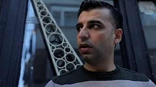 Muz yeme videolarını mizah katarak haberleştiren Suriyeli gazeteci Majed Shamaa Gaziantep Geri Gönderme Merkezi'ne gönderildi