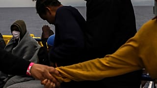 Hunderte Flüchtlinge im Mittelmeer gerettet