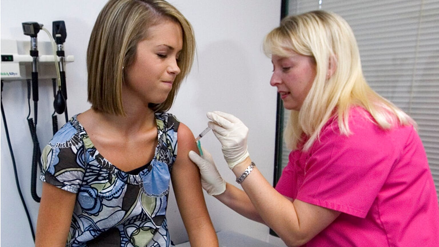 Az amerikai Georgia államban 2007. december 18-án beadják a HPV elleni védőoltást Lauren Fantnek