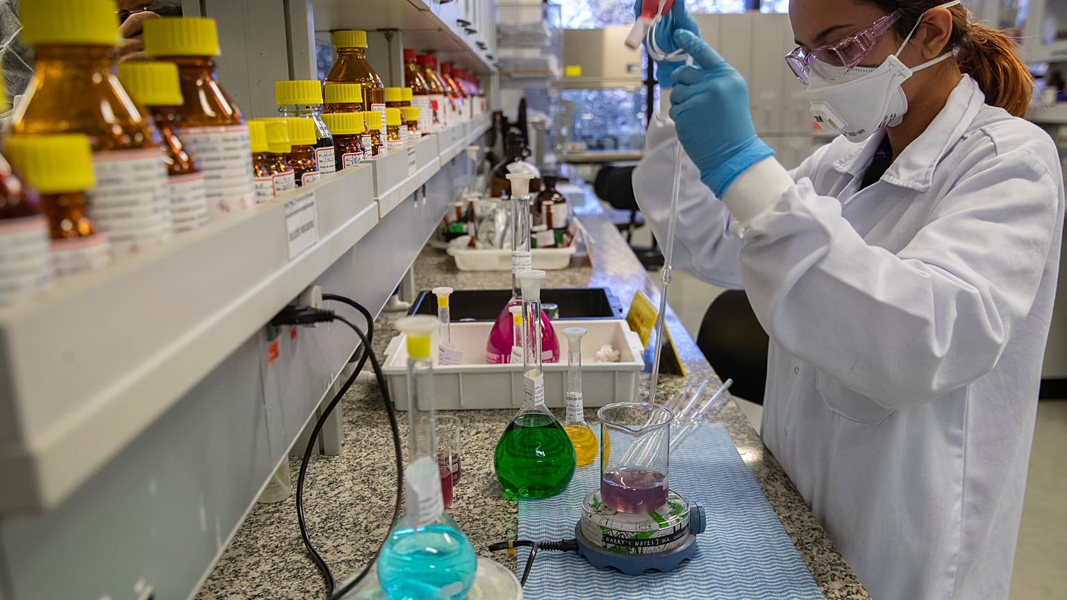ten of the world’s biggest pharmaceutical companies have pledged to improve their energy efficiency.