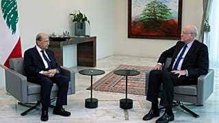 Lübnan Cumhurbaşkanı Mişel Avn (sol), Lübnan Başbakanı Necib Mikati