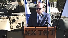 ΥΠΟΥΡΓΟΣ ΑΜΥΝΑΣ - ΤΕΛΕΤΗ ΑΠΟΝΟΜΗΣ ΜΑΥΡΟΥ ΜΠΕΡΕ