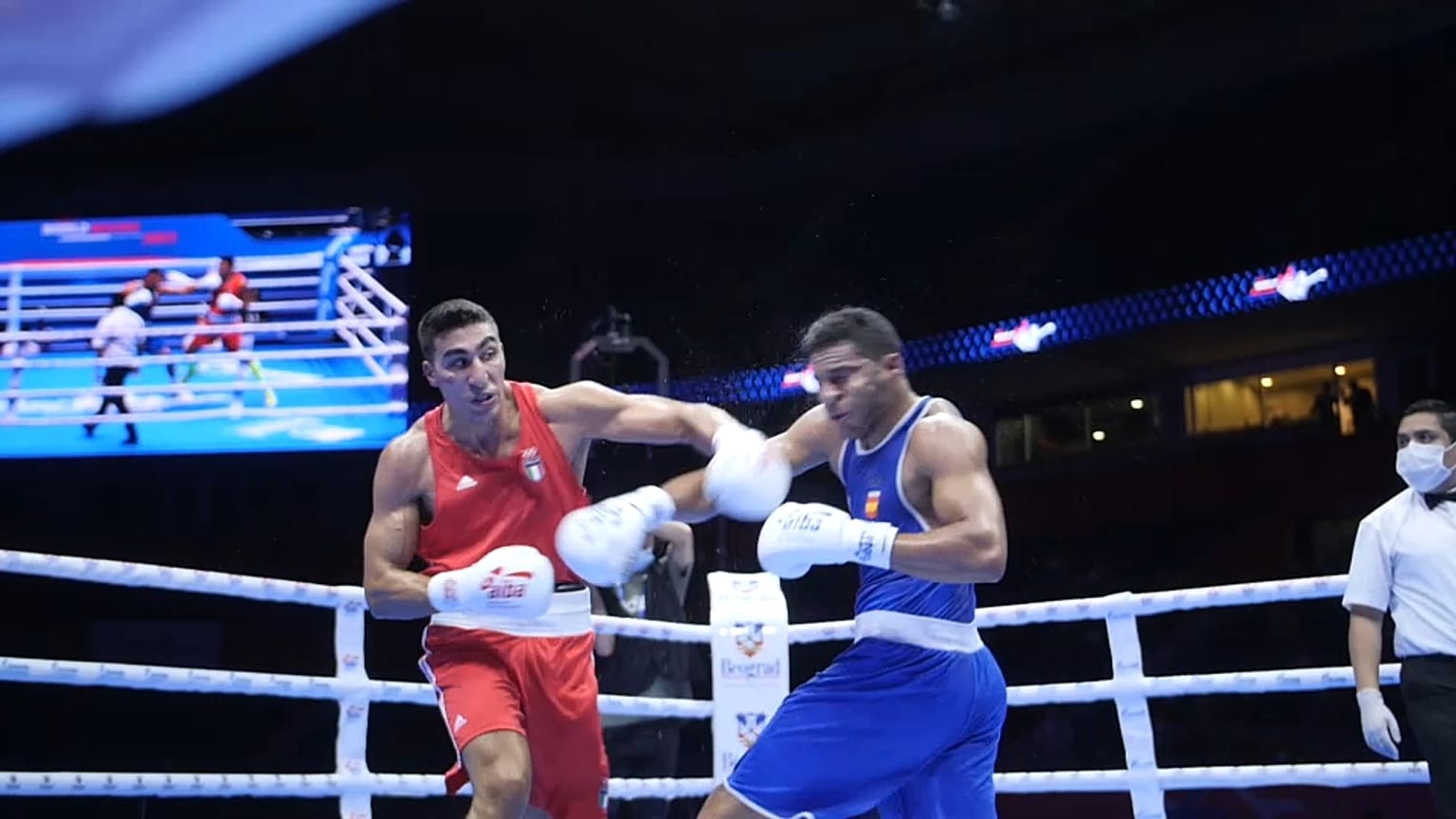 Aziz Abbes Mouhiidine sul ring. 