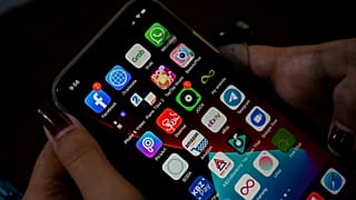تطبيقات محمّلة على هاتف ذكي