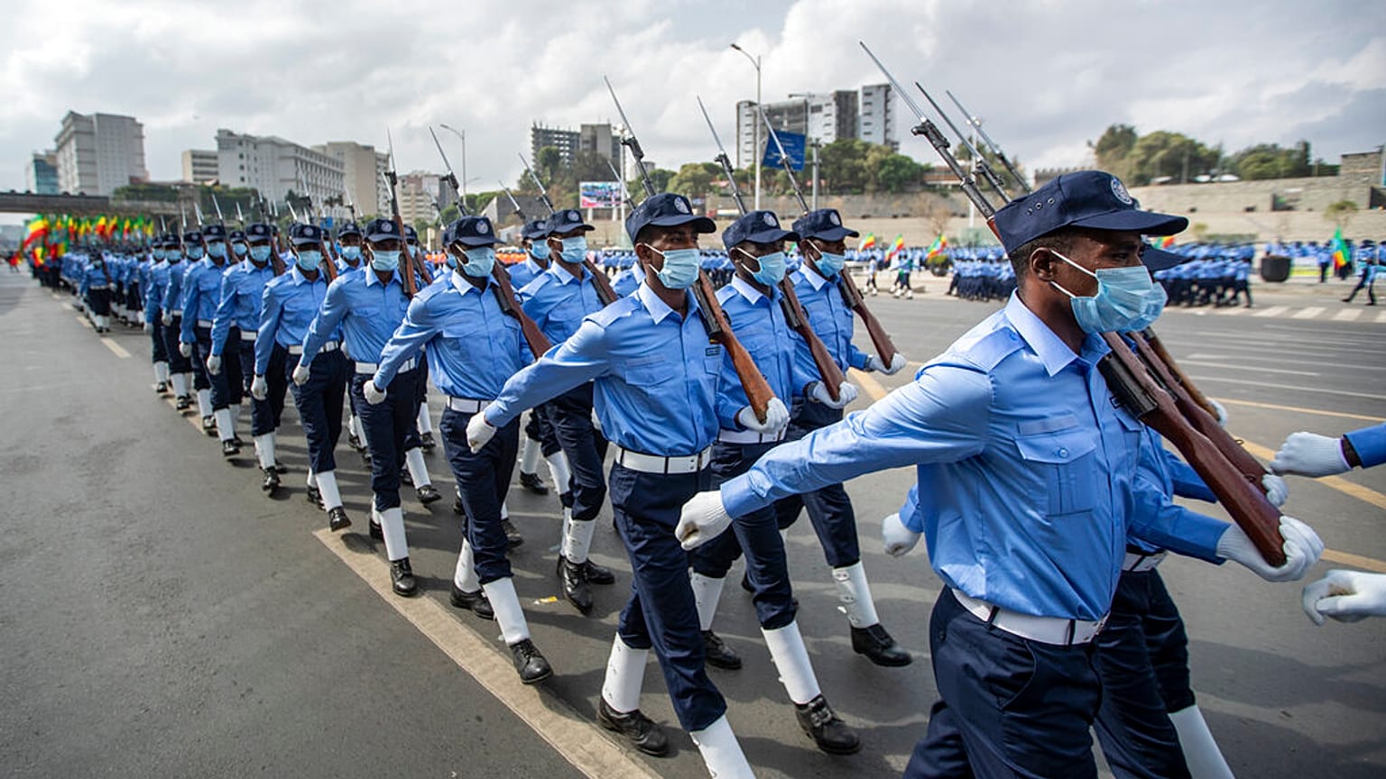 TPLF'nin başkent Addis Ababa'ya yapabileceği muhtemel saldırılara karşı savunma görev birlikleri oluşturuldu