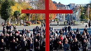 Katholische Kirche Frankreichs bittet um Vergebung für massenhaften Missbrauch