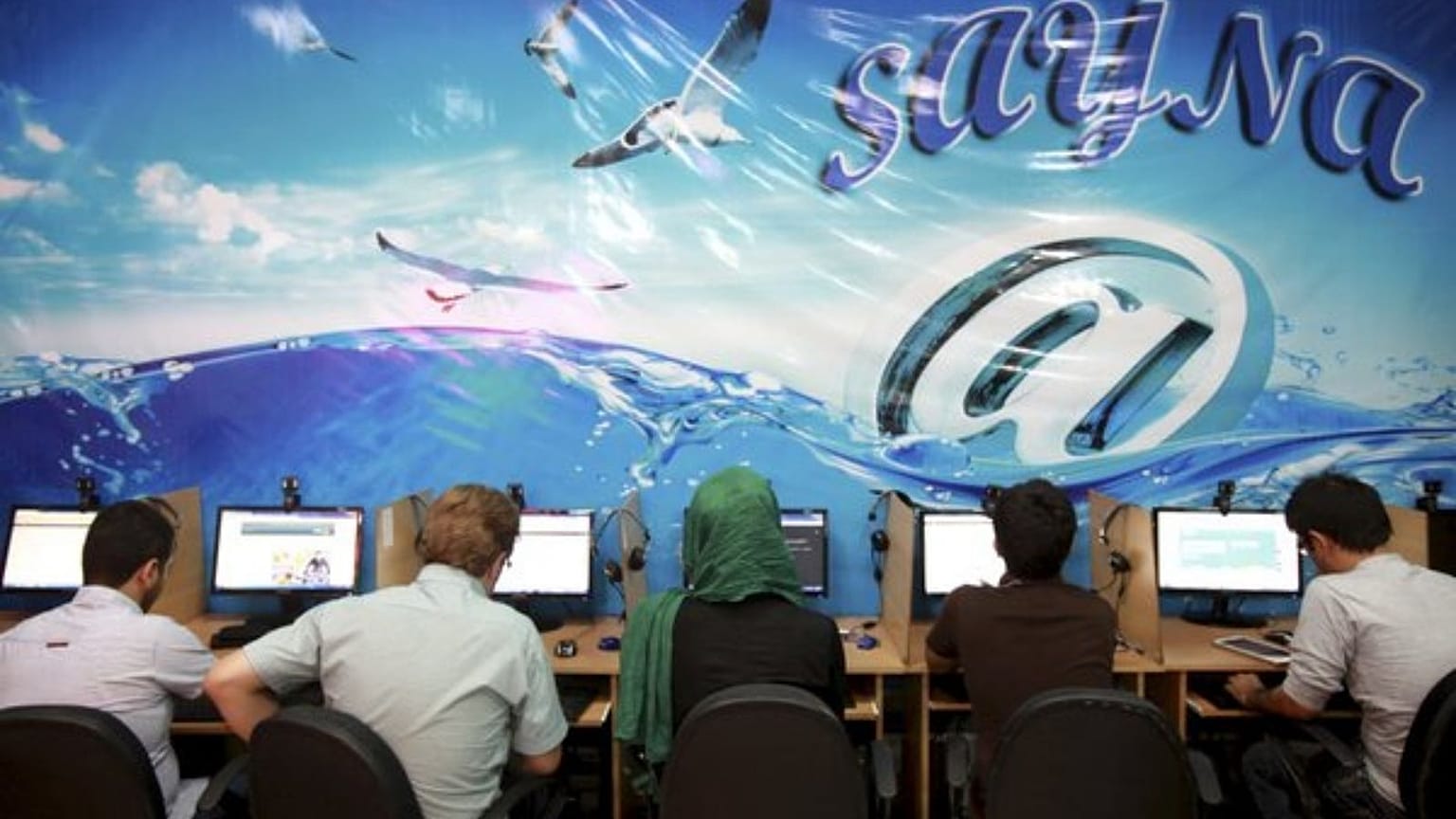 یک کافی نت در تهران