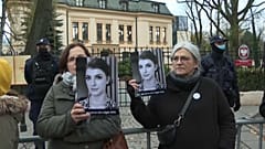 Nach Tod einer Schwangeren: Polinnen protestieren gegen Abtreibungsgesetz