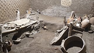 В этой комнате площадью 16 квадратных метров жили рабы