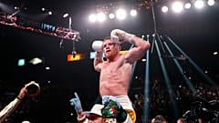 Canelo Álvarez feiert seinen Sieg