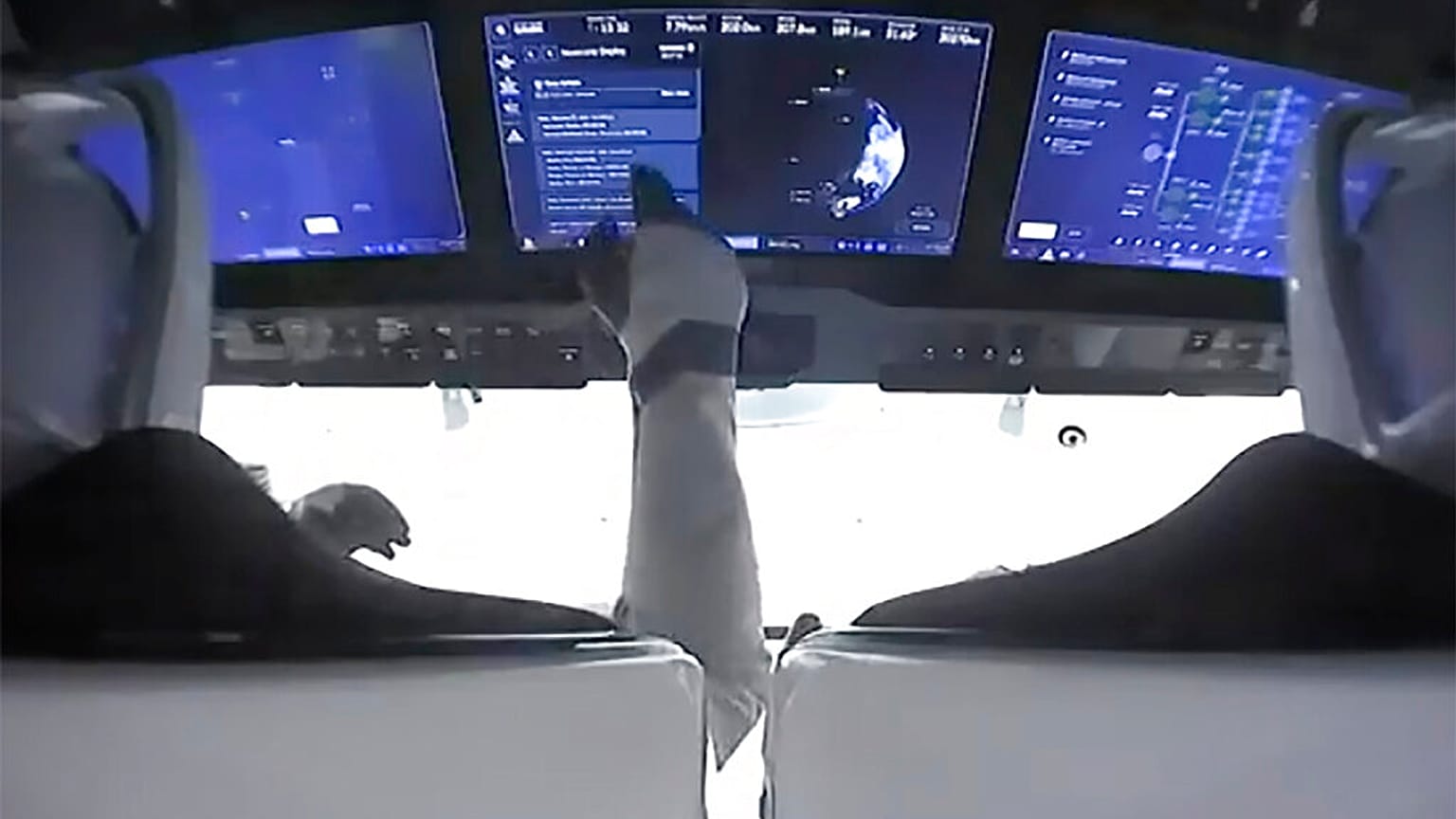 Crew-2 ekibi 24 Nisan'da ISS'e ulaşmıştı
