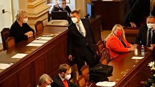 Aláírták a koalíciós szerződést az új, ötpárti cseh kormánykoalíciót alkotó pártok elnökei