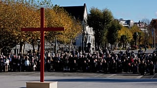 Fransa'da piskoposlar özür diledi