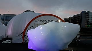 The 4 tonne iceberg in Glasgow