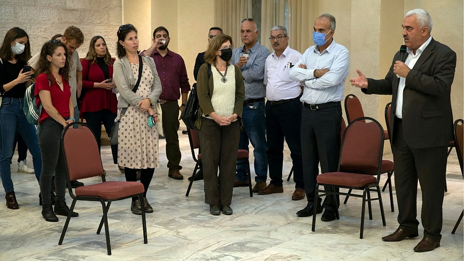 شوان جبارین، مدیر سازمان الحق در دیدار با نمایندگان سازمان‌های صلح‌طلب اسرائیلی/۲۷ اکتبر