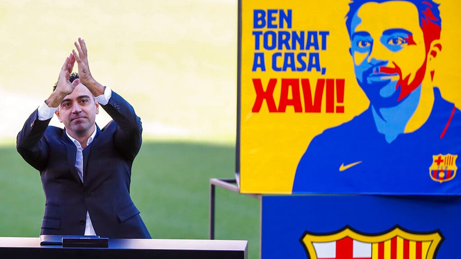Xavi Hernández, nuevo entrenador del FC Barcelona, en su presentación oficial en el Camp Nou.