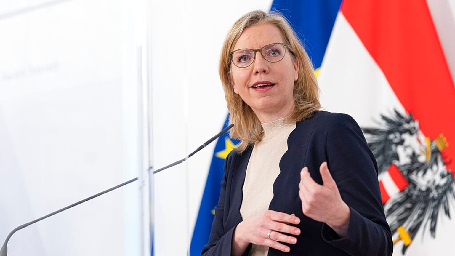 La ministre autrichienne de l'Environnement est arrivée à la COP26 de Glasgow en train