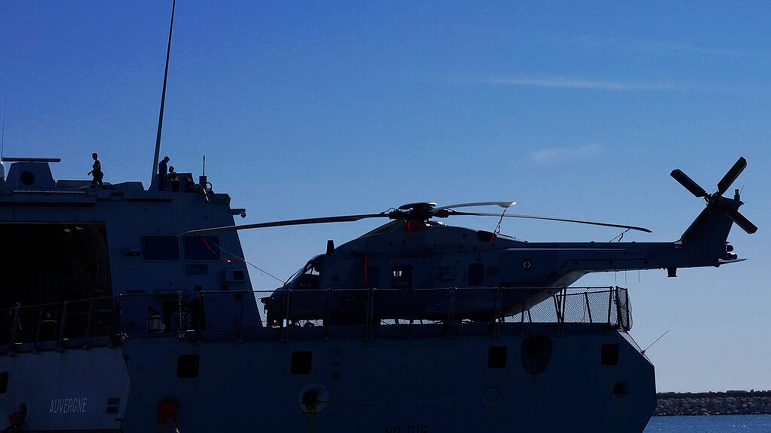 Ελικόπτερο σε γαλλική φρεγάτα ανοιχτά της Κύπρου