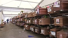 Cientos de muertos a la espera de sepultura en un cementerio de Italia