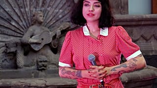 La cantante chilena Mon Laferte participa en una rueda de prensa para promocionar su primera exposición de arte, "Gestos", 11/3/2020, Ciudad de México, México