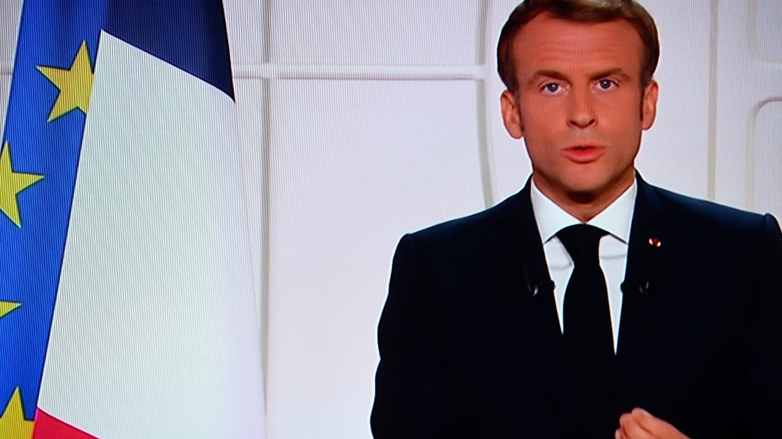 Alocução televisiva de Emmanuel Macron