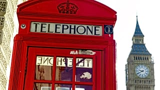 Simboli made in England: cabina telefonica rossa e Big Ben....