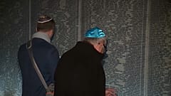 Besucher der Gedenkstätte
