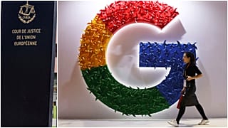 Az Európai Unió Bírósága Luxembourgban és a Google logója