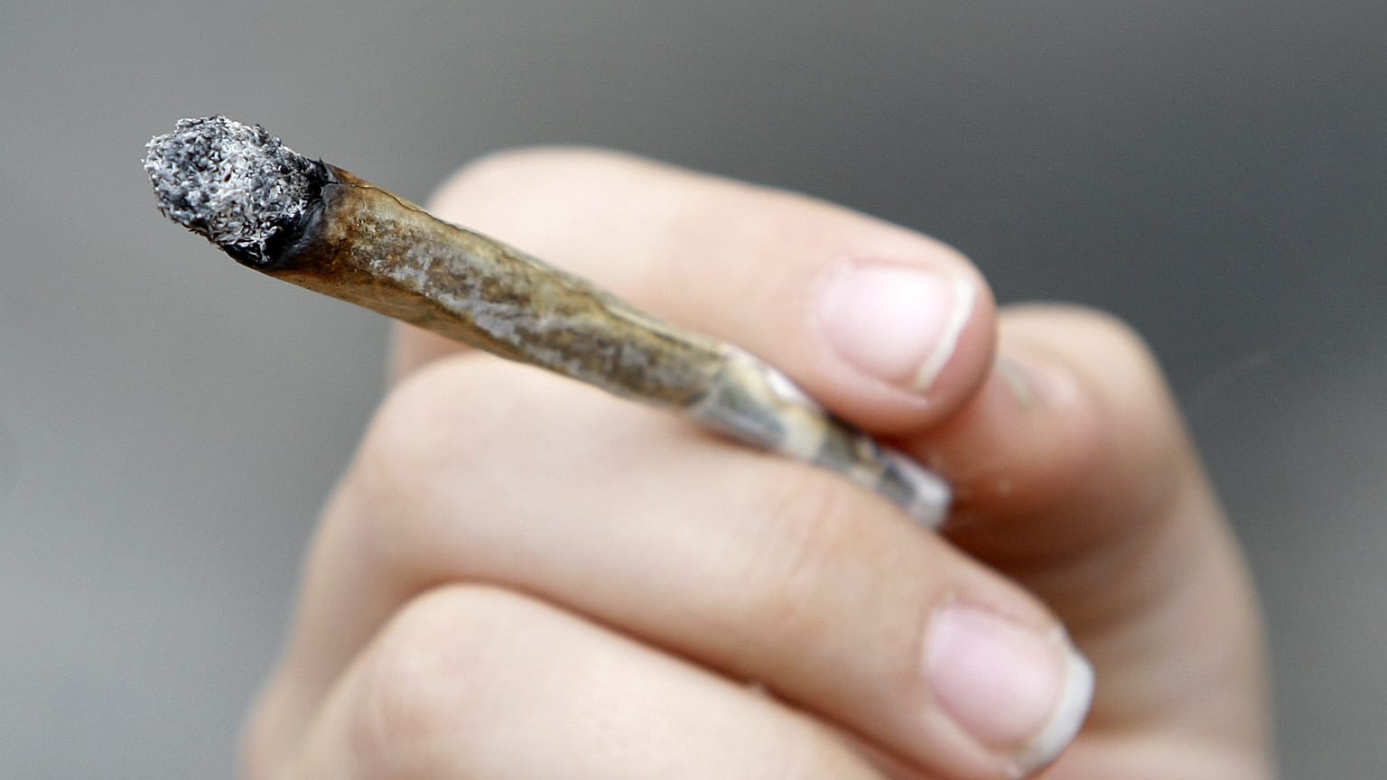 سيجارة حشيش