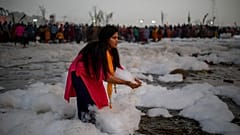 Un río aumenta la contaminación de Nueva Delhi