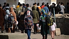 İran'dan sınır dışı edilen Afgan göçmenler
