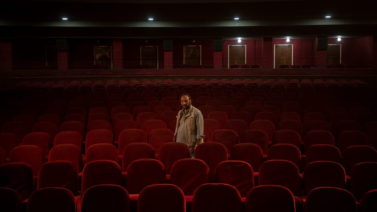 سينما شهيرة في كابول أغلقتها طالبان تنتظر مصيرها