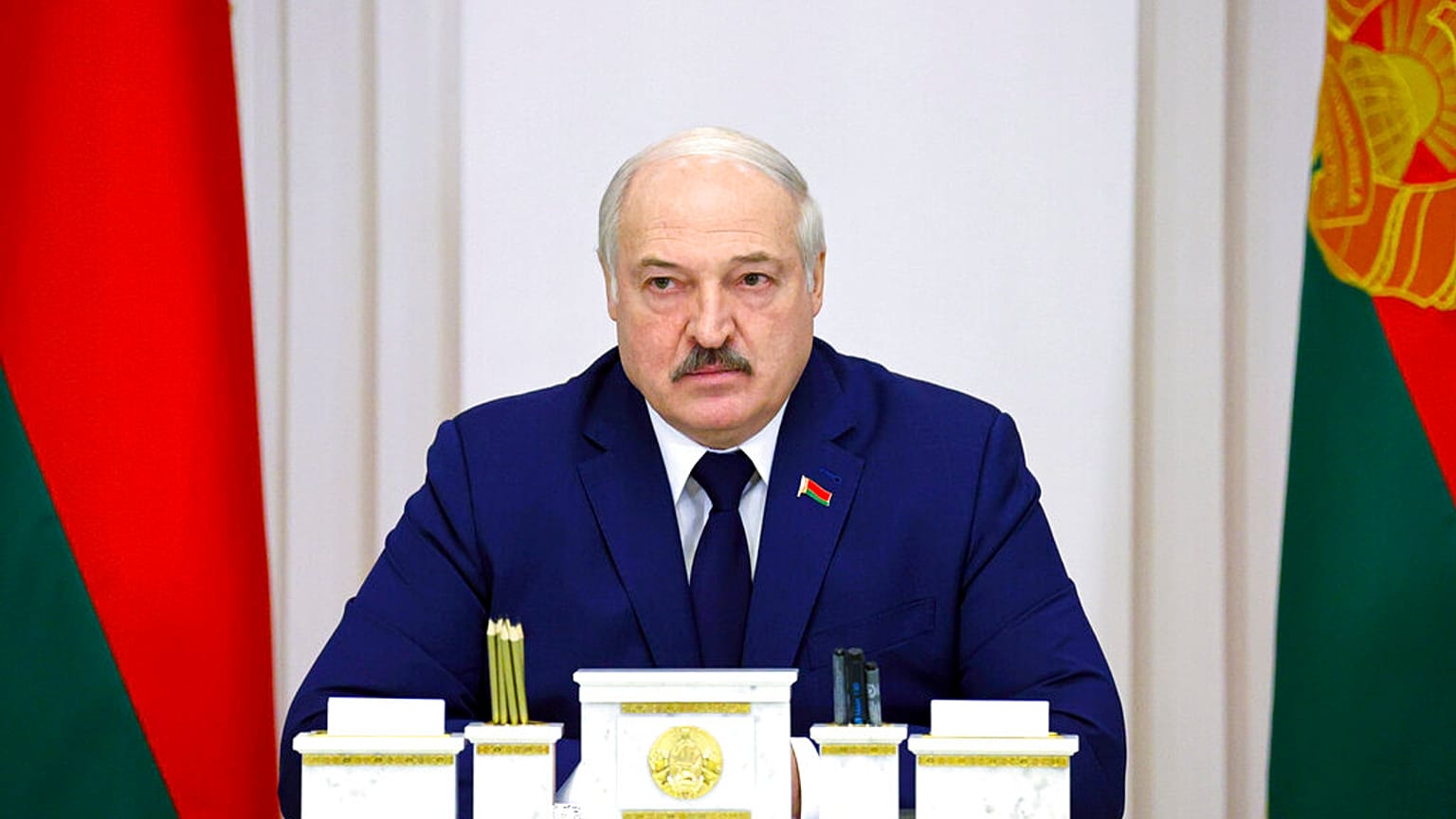 Lukashenko amenaza con cortar el gas a Europa