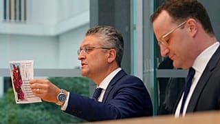 "Es ist 5 nach 12" - das sagt RKI-Chef Lothar Wieler - neben Jens Spahn