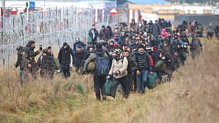 Binlerce göçmen Belarus ve Polonya arasında sıkışmış durumda