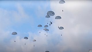 Νεκροί Ρώσοι αλεξιπτωτιστές στα σύνορα με την Πολωνία