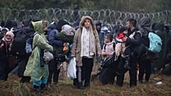 Belarus Polonya sınırında bekleyen göçmenler