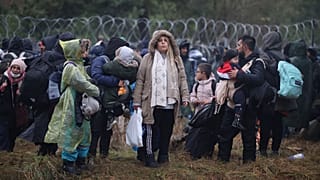 Belarus Polonya sınırında bekleyen göçmenler