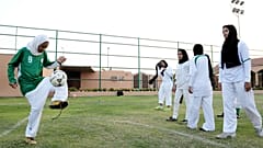 Cidde Kings United kadın futbol takımı oyuncuları 
