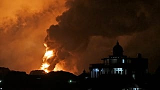 Der Feuerball war bis in die nahegelegene Hauptstadt Jakarta zu sehen