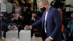 Präsident Rumen Radew bei der Stimmabgabe an diesem Sonntag