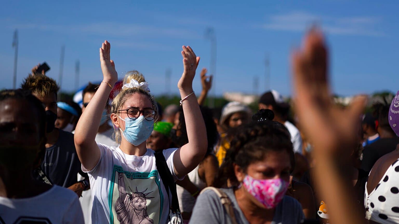 Des manifestants anti-gouvernement le 11 juillet 2021 à la Havane.