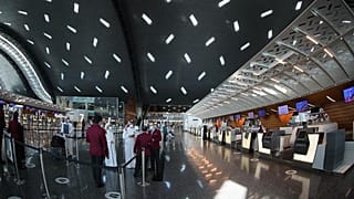 Der internationale Flughafen in Doha, Katar. Hier wurden zahlreiche Frauen gegen ihren Willen gynäkologisch untersucht, um die Mutter eines Neugeborenen ausfindig zu machen.