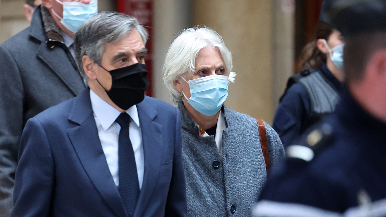 François et Penelope Fillon arrivent à la cour pour leur procès en appel 15/11/21