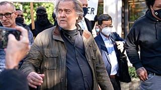 Ehemaliger Trump-Berater Steve Bannon stellt sich nach Anklage