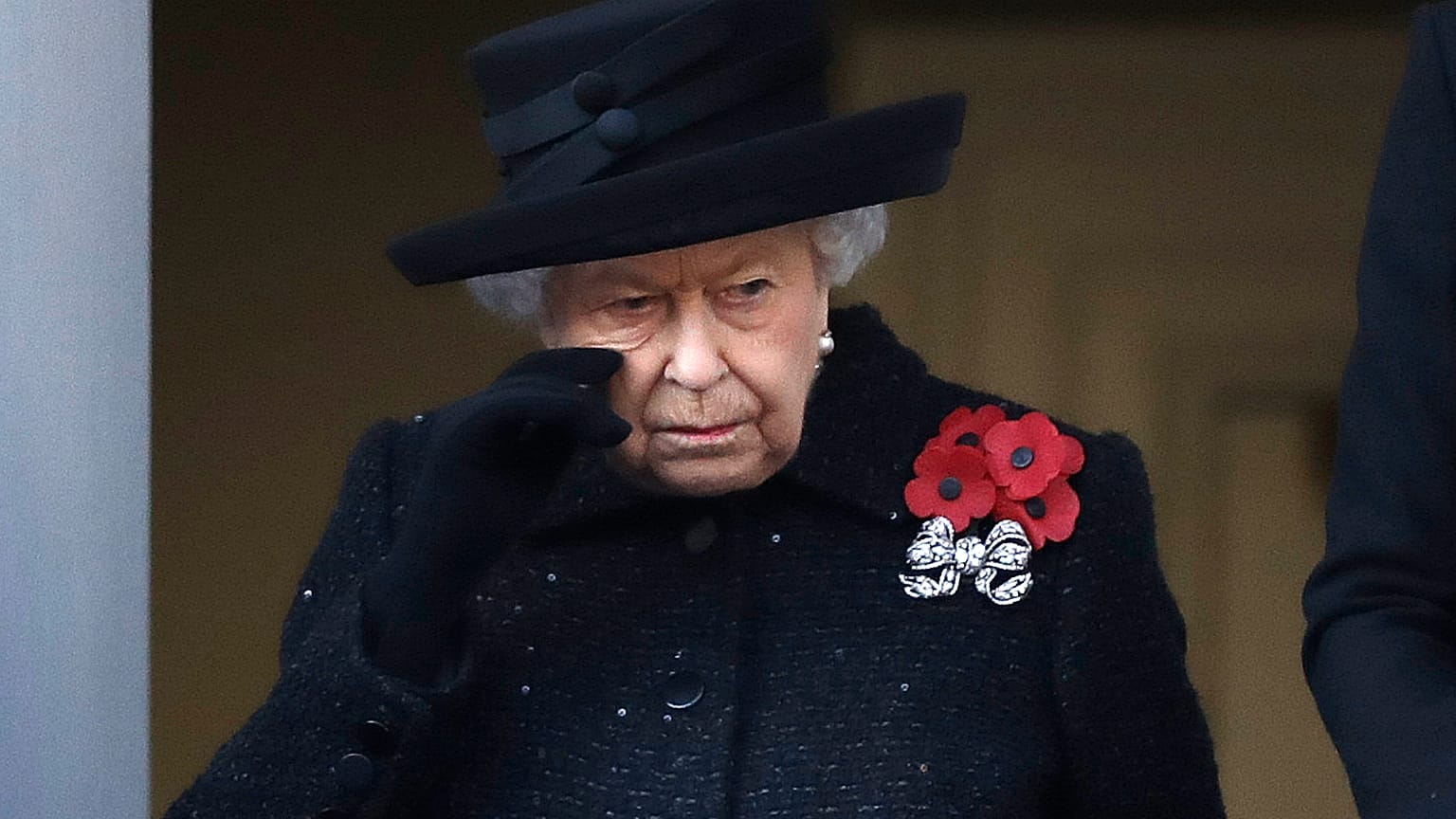 Rainha Isabel II preocupa súbditos e familiares
