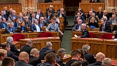 Szavazás az országgyűlésben október 19-én - ARCHÍV FELVÉTEL