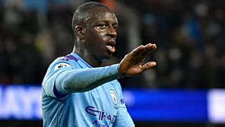 بنجامين ميندي لاعب مانشستر سيتي خلال مباراة الدوري الإنجليزي الممتاز لكرة القدم بين مانشستر سيتي وليستر سيتي على ملعب الاتحاد في مانشستر، بريطانيا.