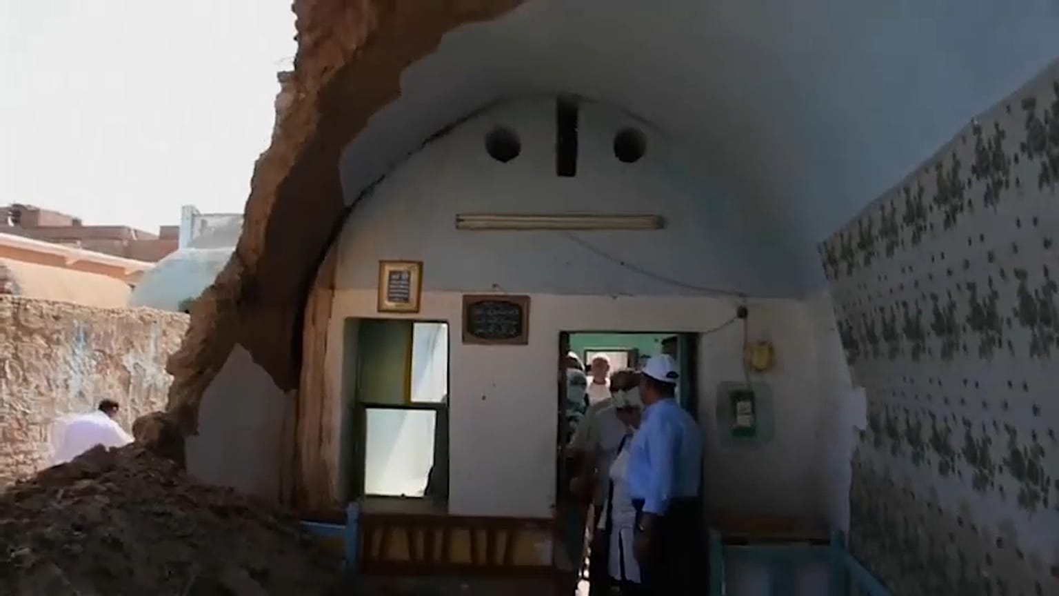 Maison au toit écroulé dans la province égyptienne d'Assouan, 16 novembre 2021